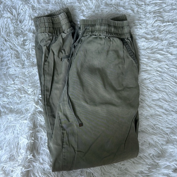 Young Fabulous & Broke Army Green Tencel Joggers Size XS - Picture 1 of 4